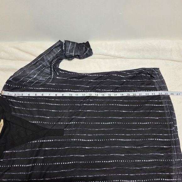 Timeson Top Womens Size Medium Black White Lined 3/4 Sleeve  V Neck Business - Picture 8 of 12